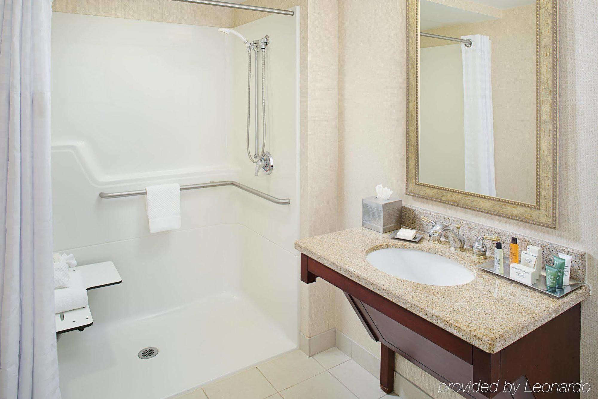 Hilton Providence Hotel Bagian luar foto